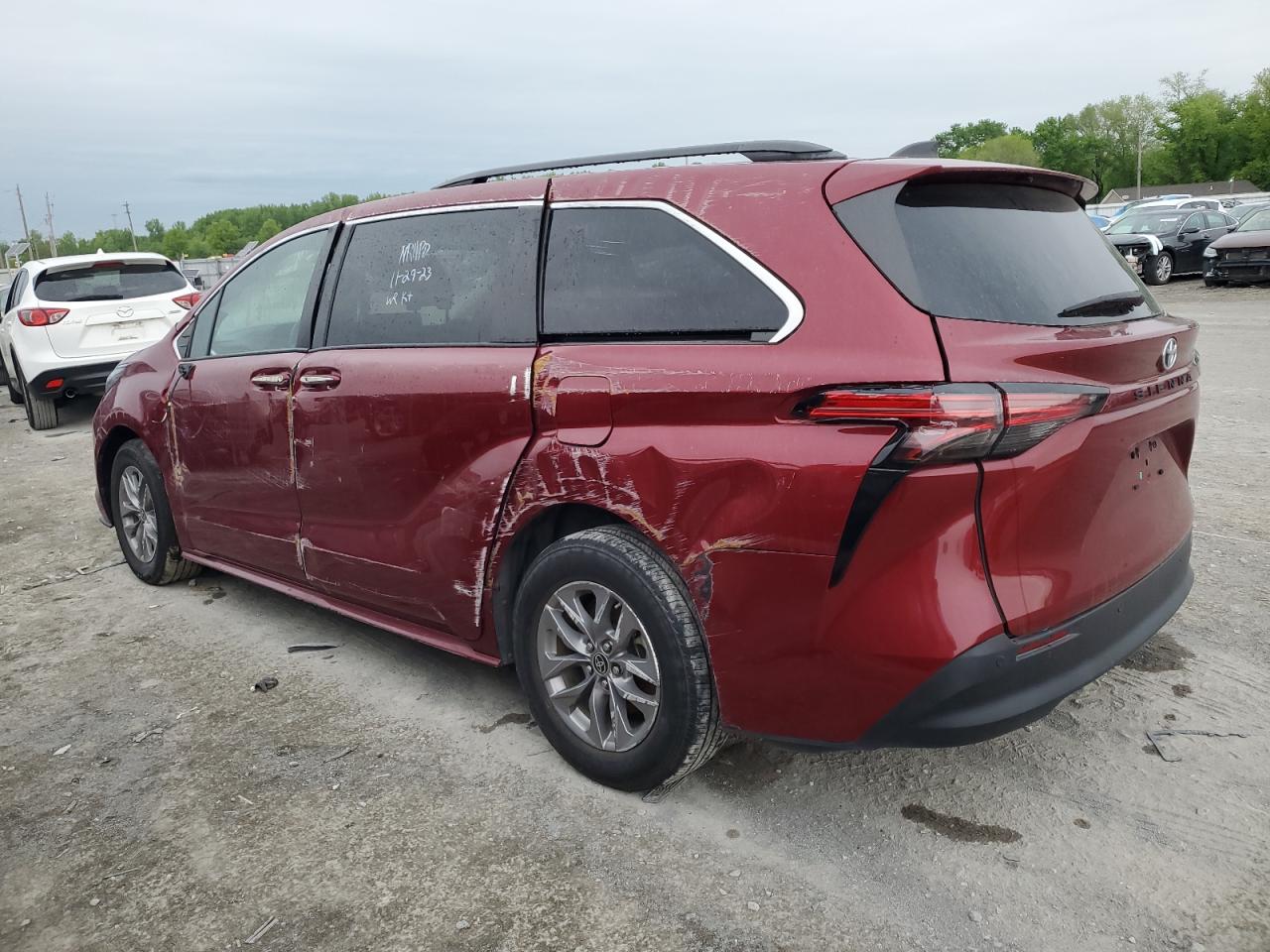 2022 TOYOTA SIENNA XLE VIN:5TDJRKEC6NS095189