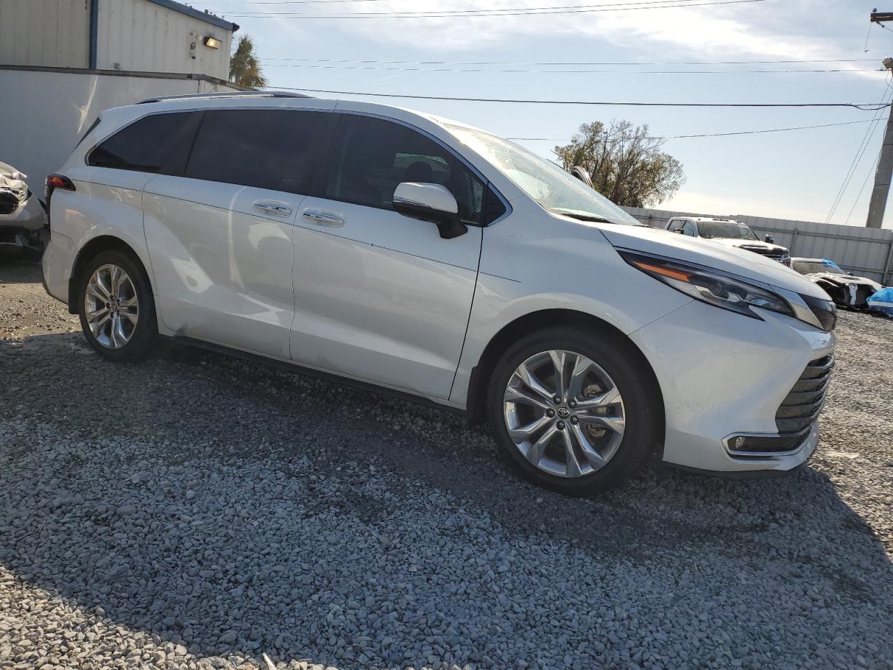 2022 TOYOTA SIENNA LIMITED VIN:5TDERKEC1NS106309