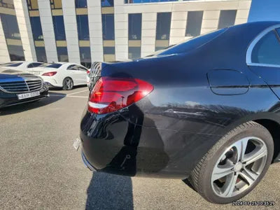 2017 Mercedes-Benz E 300 WDDZF4KB9HA137221 VIN:WDDZF4KB9HA137221