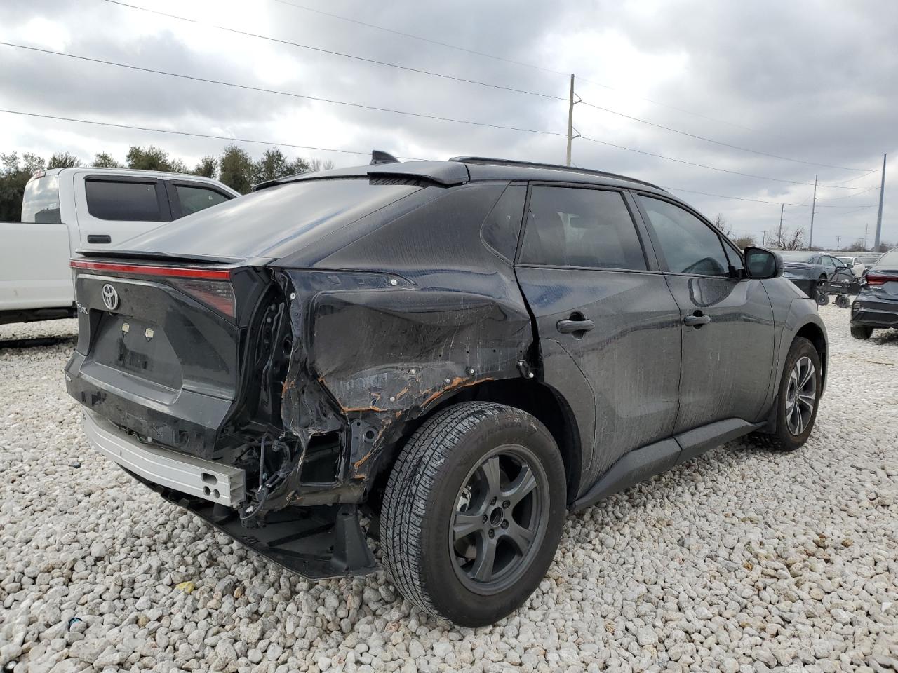 2024 TOYOTA BZ4X XLE VIN:JTMAAAAA9RA031740