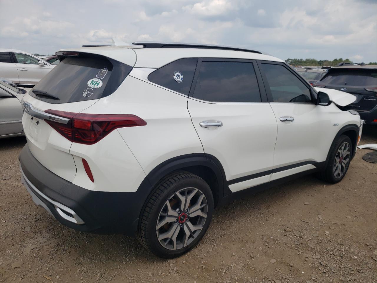 2023 KIA SELTOS SX VIN:KNDETCA20P7367674