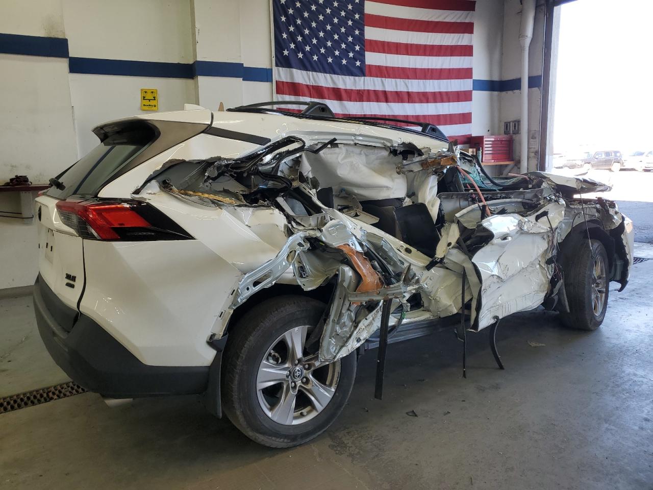 2023 TOYOTA RAV4 XLE VIN:2T3P1RFV7PC348954