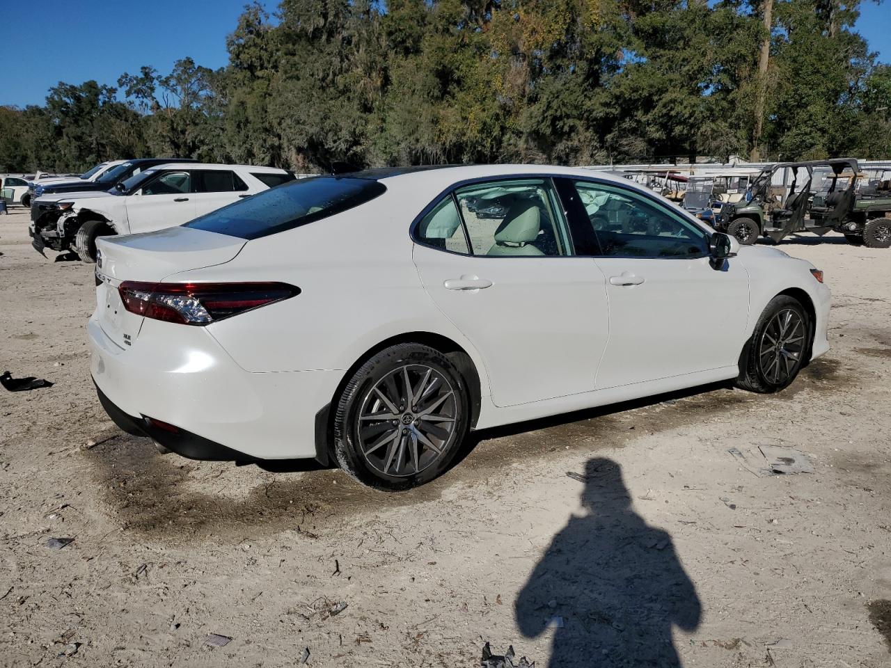 2022 TOYOTA CAMRY XLE VIN:4T1F11BK9NU065033