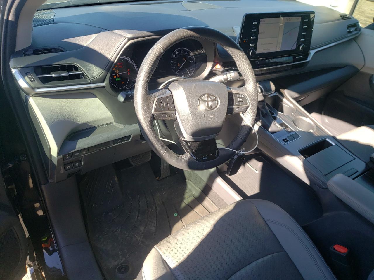 2022 TOYOTA SIENNA LIMITED VIN:5TDZRKEC6NS096037