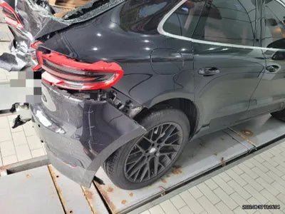 2017 Porsche Macan VIN: