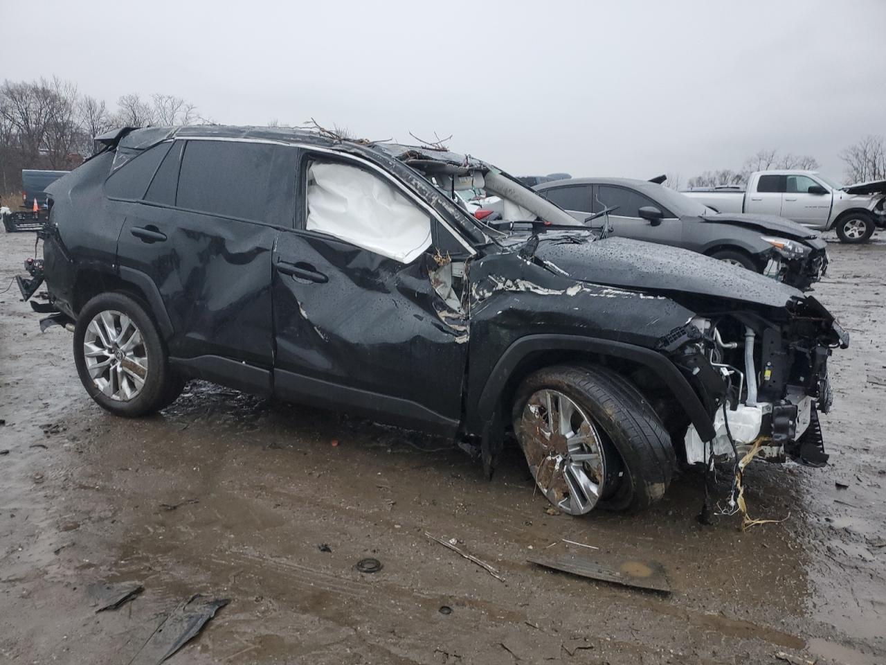2024 TOYOTA RAV4 XLE PREMIUM VIN:2T3A1RFV7RC431972