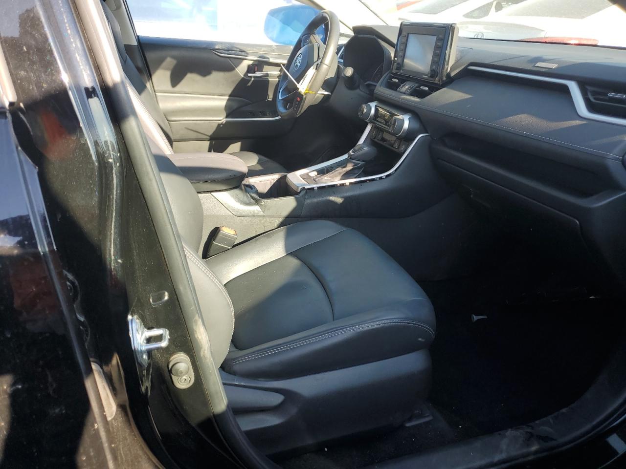 2022 TOYOTA RAV4 XLE PREMIUM VIN:2T3C1RFV2NW203038