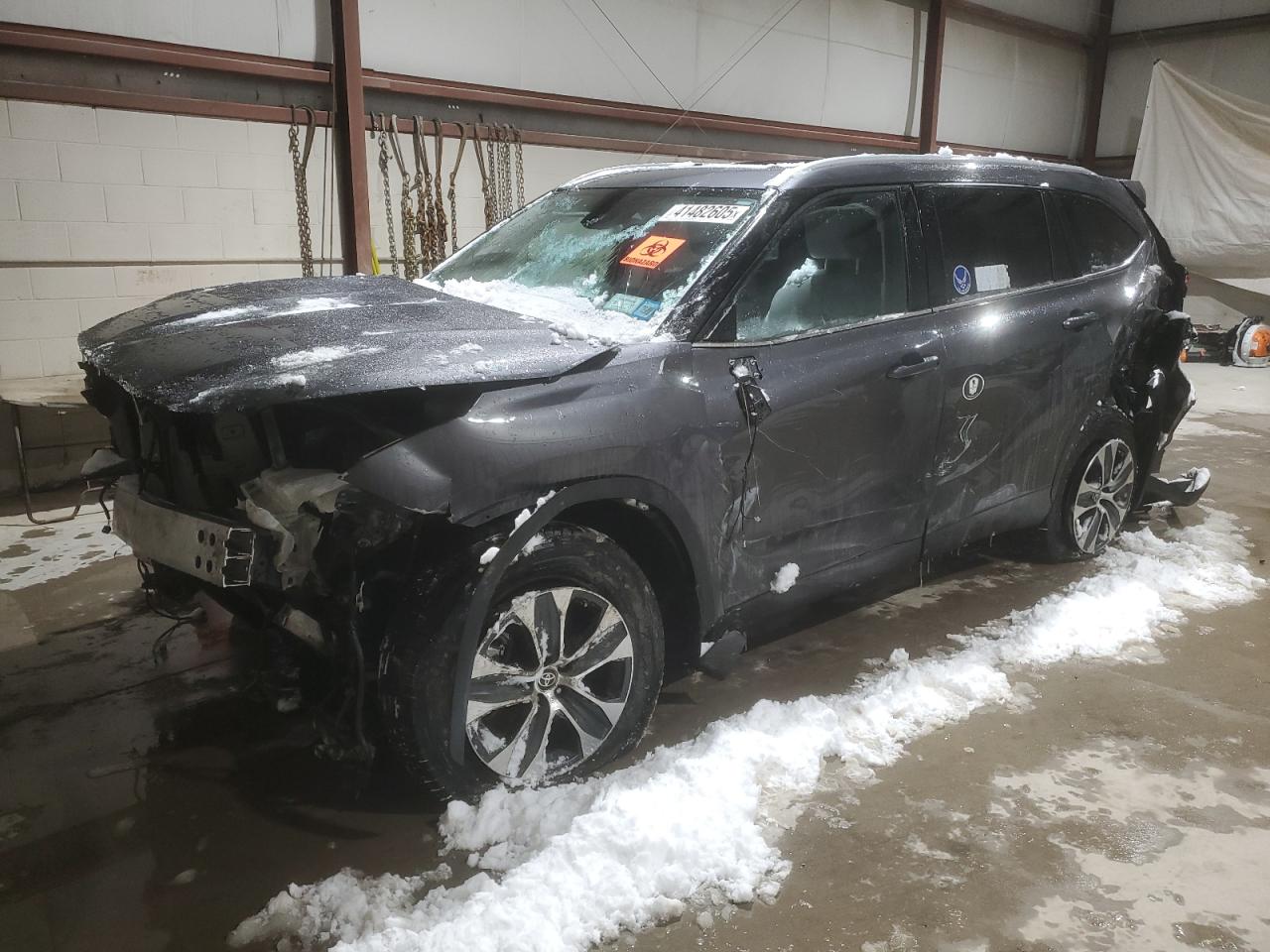 2022 TOYOTA HIGHLANDER XLE VIN:5TDHZRBH4NS191541