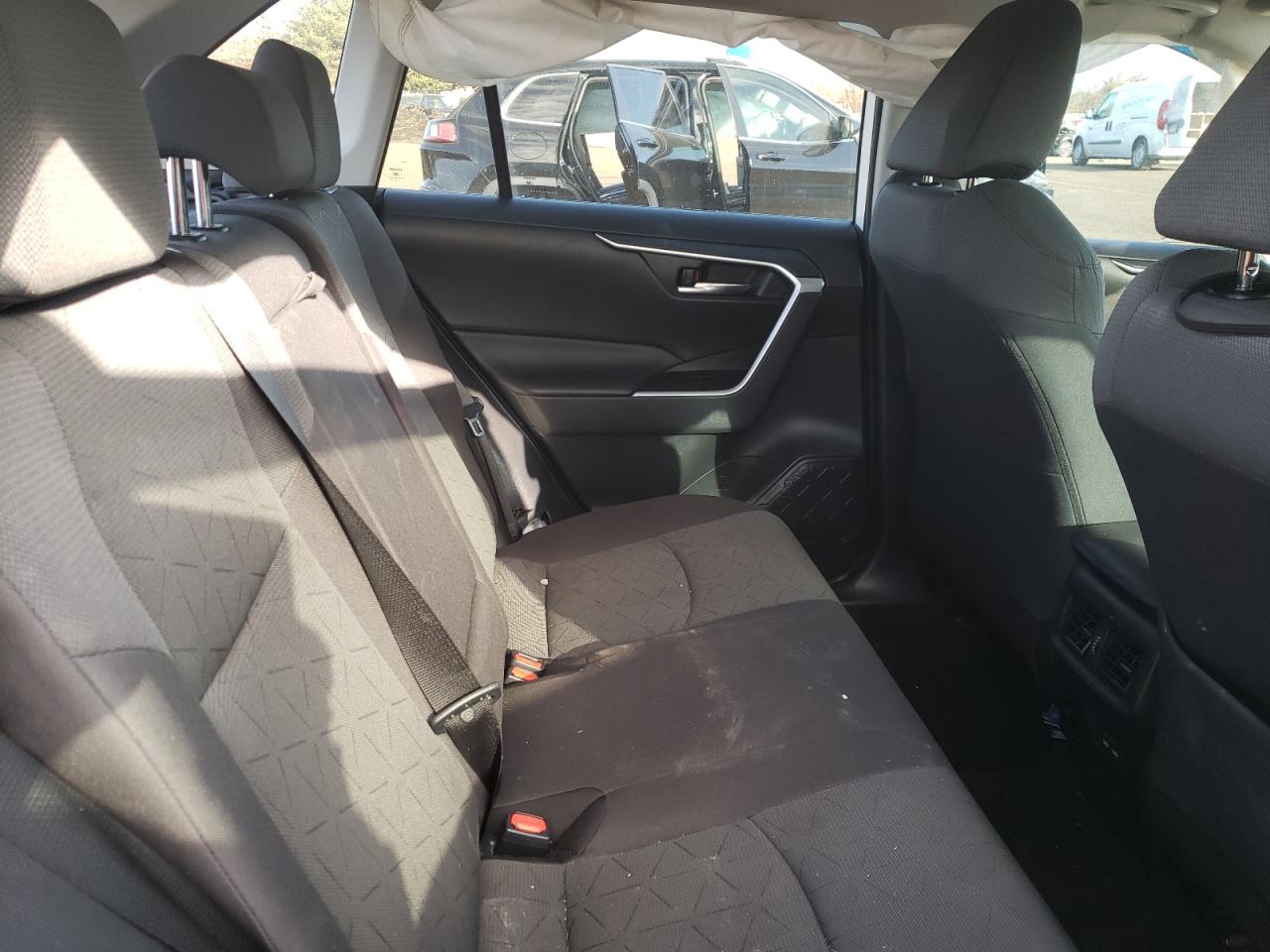 2022 TOYOTA RAV4 XLE VIN:2T3P1RFV2NC274355