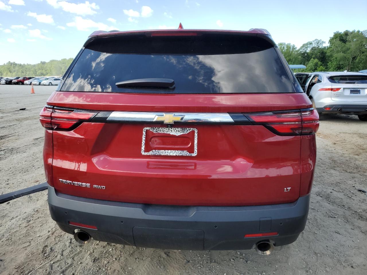 2022 CHEVROLET TRAVERSE LT VIN:1GNEVHKW3NJ147557