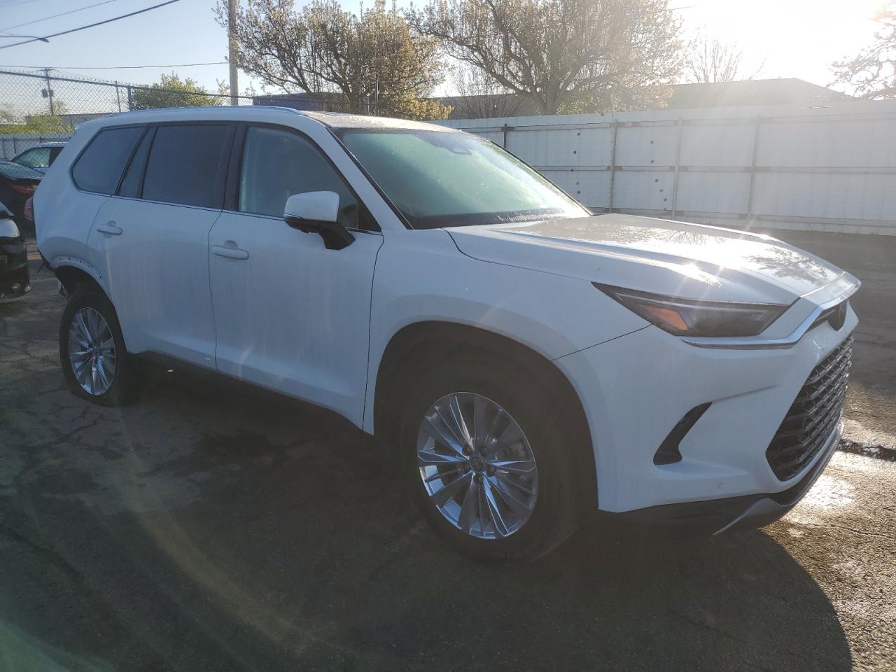 2024 TOYOTA GRAND HIGHLANDER XLE VIN:5TDAAAB53RS057738