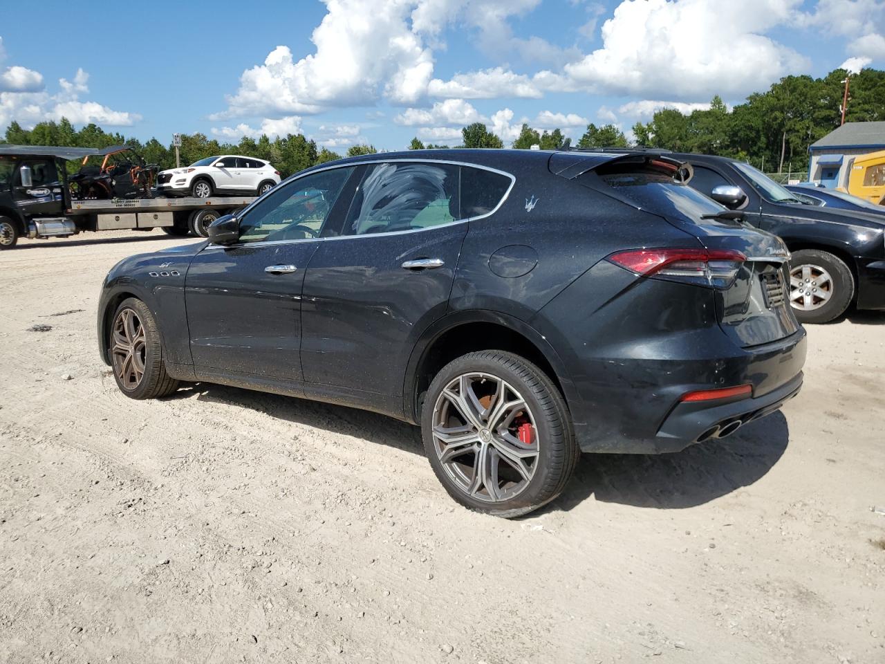 2022 MASERATI LEVANTE BASE VIN:ZN661XUA9NX384716