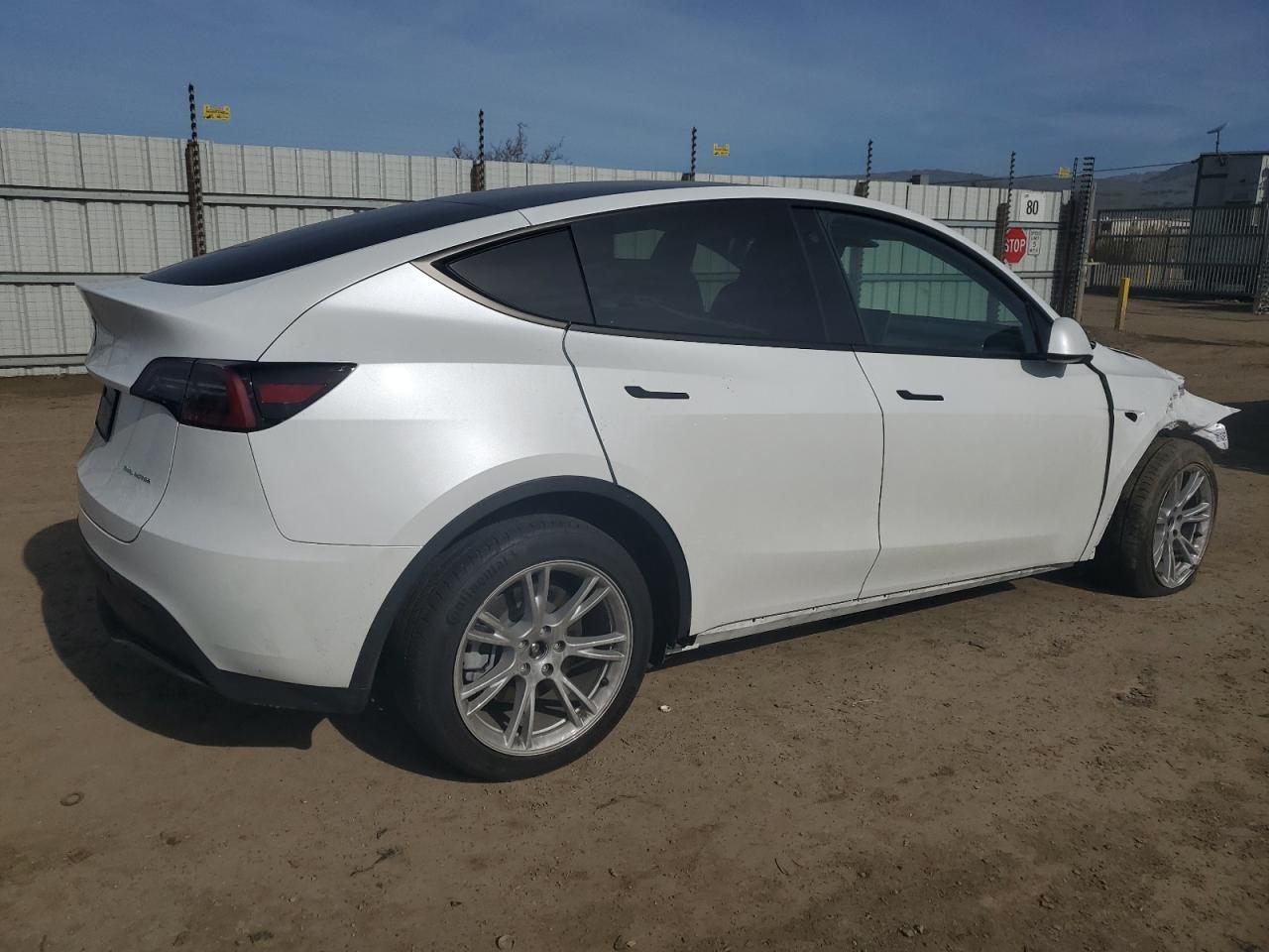 2023 TESLA MODEL Y  VIN:7SAYGDEE9PA119249