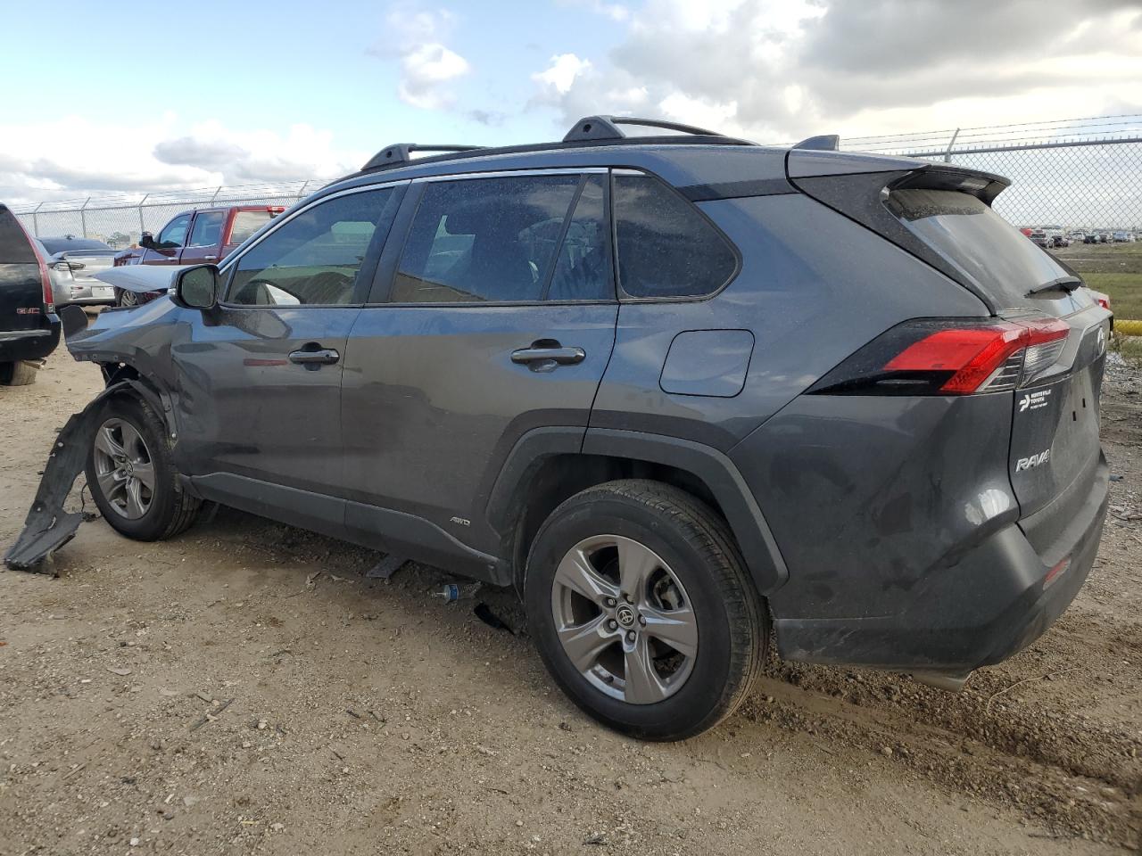 2022 TOYOTA RAV4 XLE VIN:JTMRWRFVXND163154