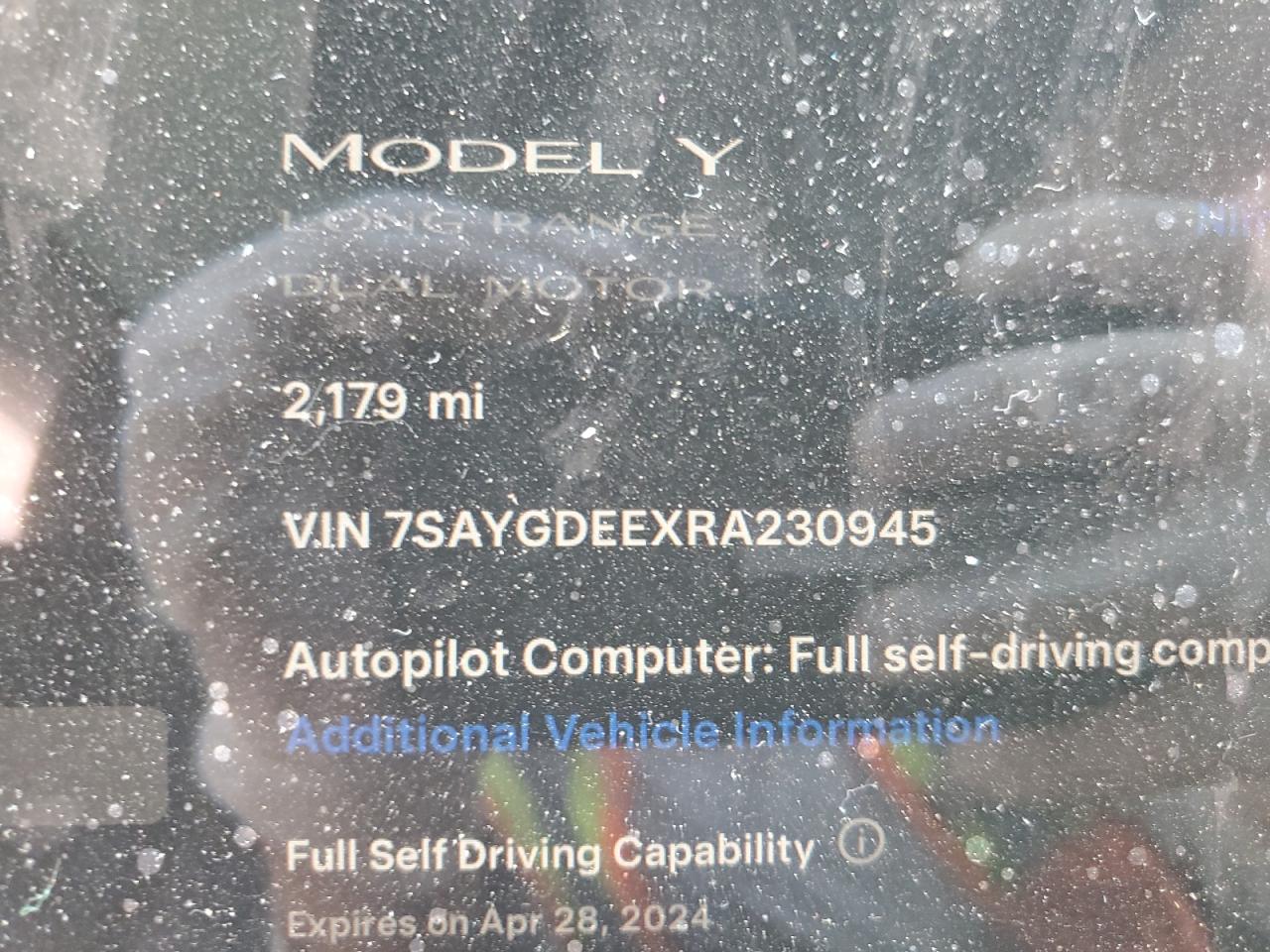 2024 TESLA MODEL Y  VIN:7SAYGDEEXRA230945