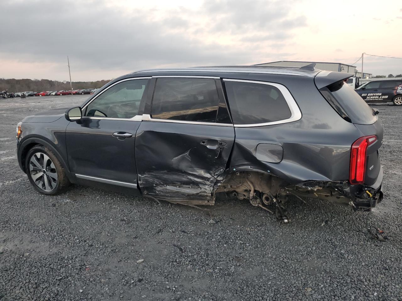 2022 KIA TELLURIDE S VIN:5XYP6DHC8NG236237