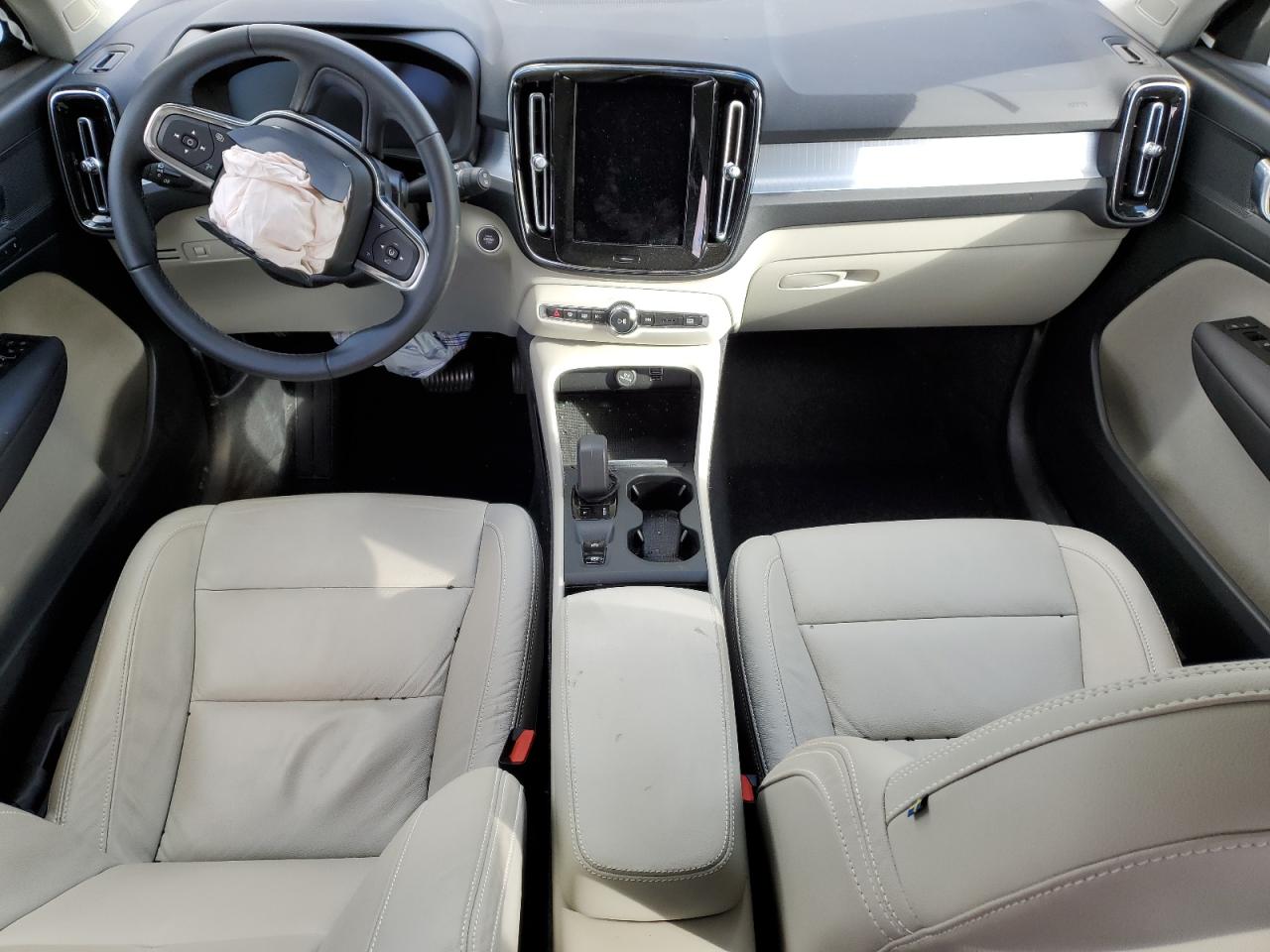 2022 VOLVO XC40 T5 MOMENTUM VIN:YV4162UK2N2733590