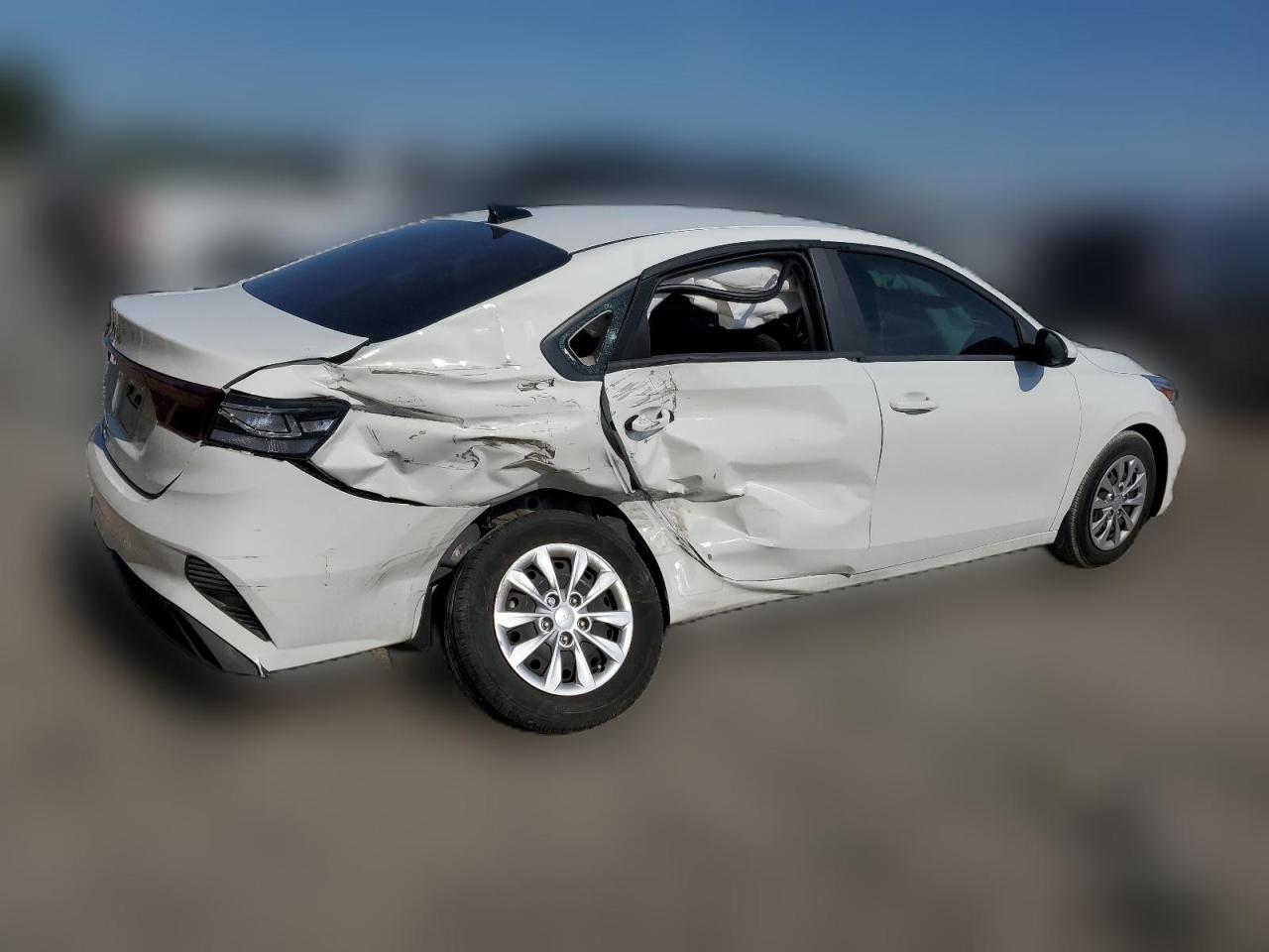 2022 KIA FORTE FE VIN:3KPF24AD2NE477783