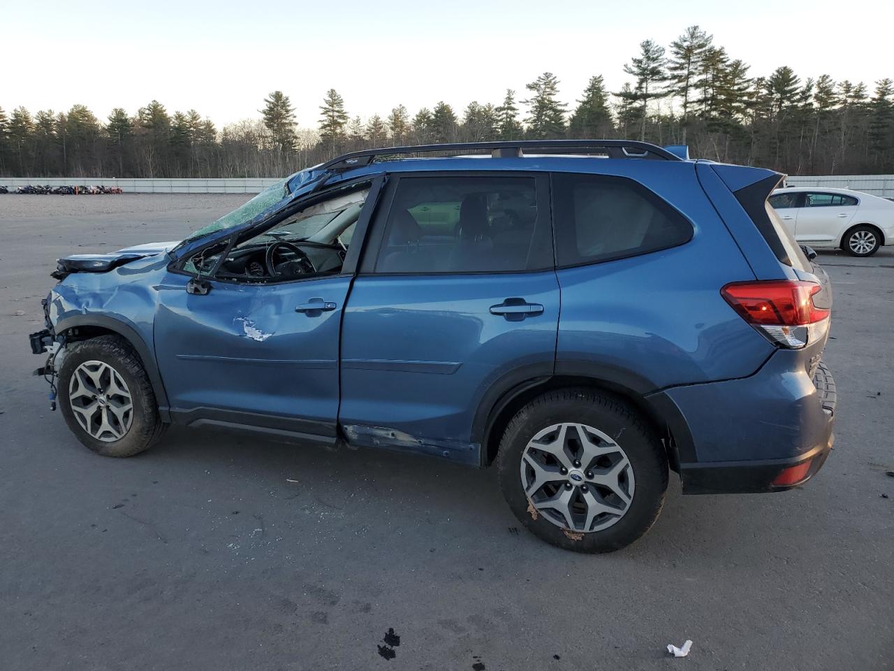 2022 SUBARU FORESTER PREMIUM VIN:JF2SKADC1NH439912