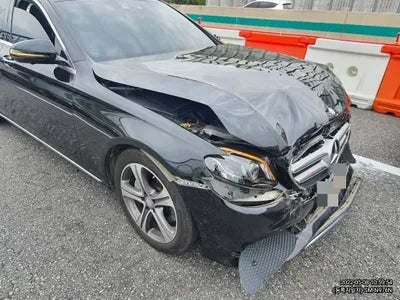 2017 Mercedes-Benz E 300 WDDZF4JB0HA147945 VIN:WDDZF4JB0HA147945