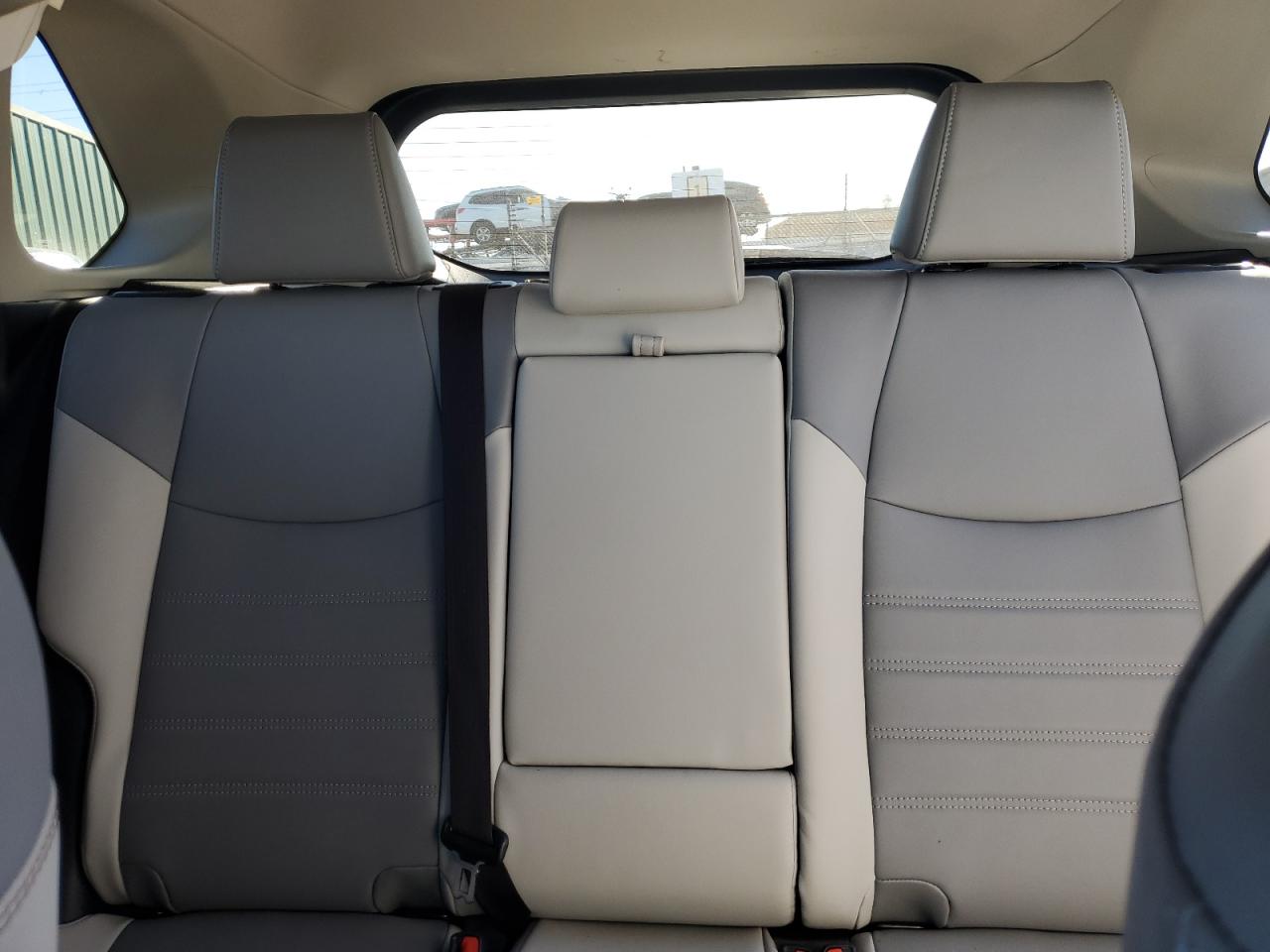 2022 TOYOTA RAV4 XLE PREMIUM VIN:JTMB6RFV7NJ015093