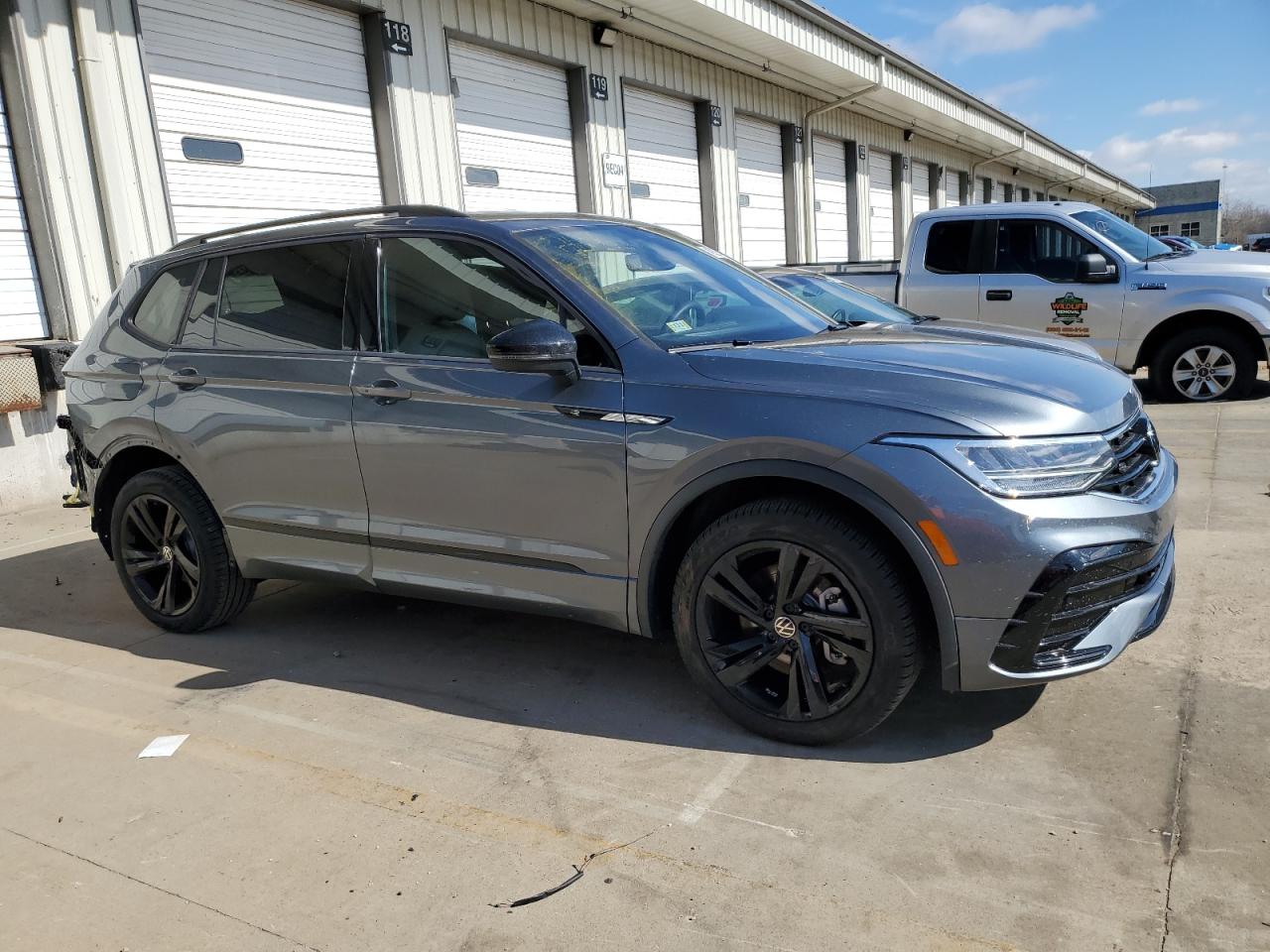 2023 VOLKSWAGEN TIGUAN SE R-LINE BLACK VIN:3VVCB7AX7PM139188