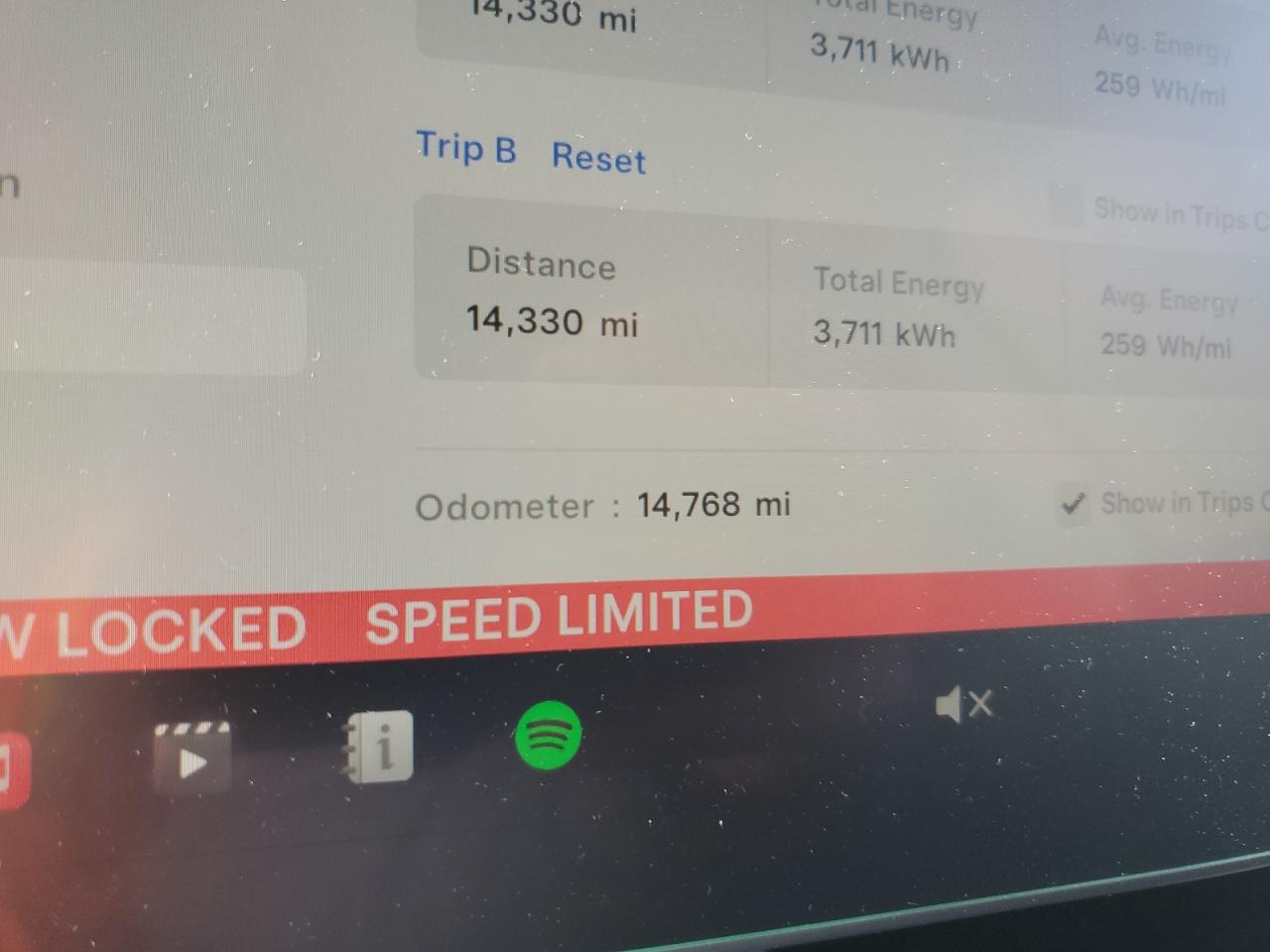 2024 TESLA MODEL Y  VIN:7SAYGDEE0RA268071