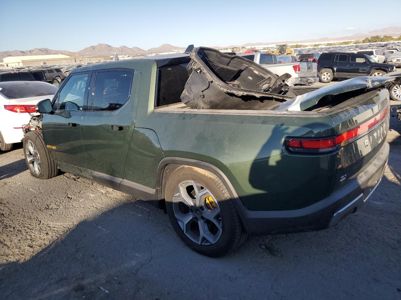 2022 RIVIAN R1T ADVENTURE VIN:7FCTGAAA5NN007049