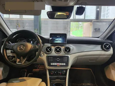 2019 Mercedes-Benz GLA 220 VIN: