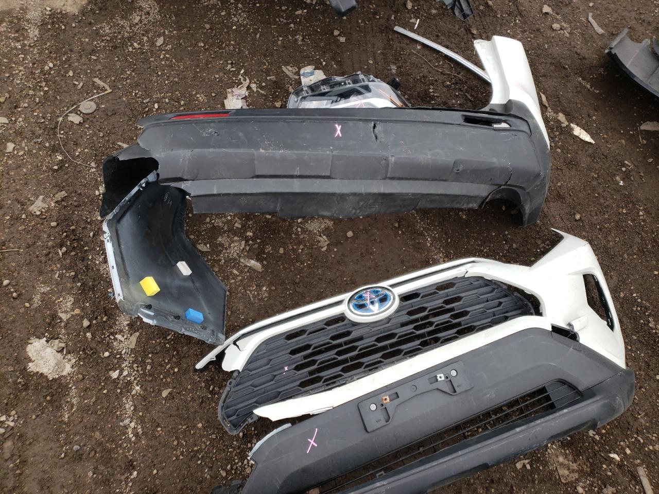 2022 TOYOTA RAV4 XLE PREMIUM VIN:JTMB6RFV6NJ019880