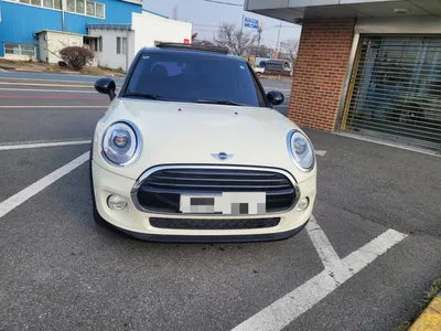 2017 MINI Cooper VIN: