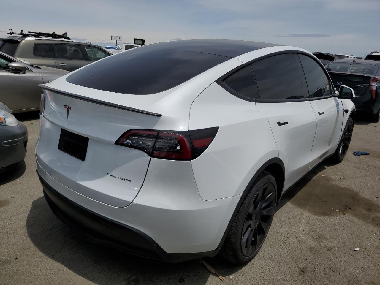 2023 TESLA MODEL Y  VIN:7SAYGAEE1PF906942