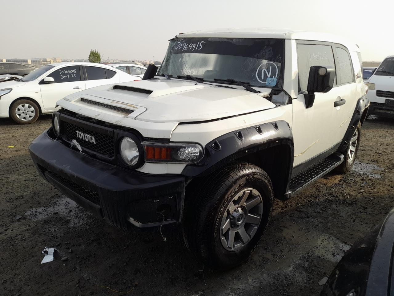 2015 TOYOTA FJ CRUISER VIN:JTEBU11F8FK******