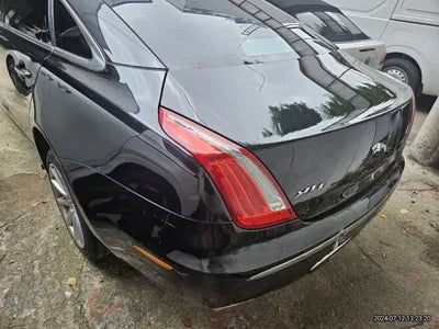 2015 Jaguar XJ VIN: