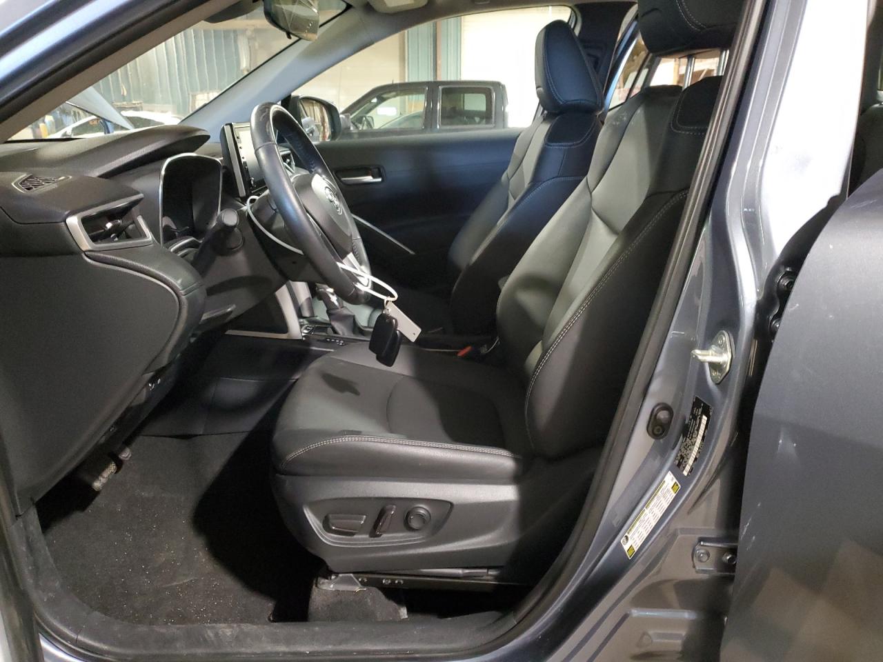 2022 TOYOTA COROLLA CROSS XLE VIN:7MUDAABG9NV038593