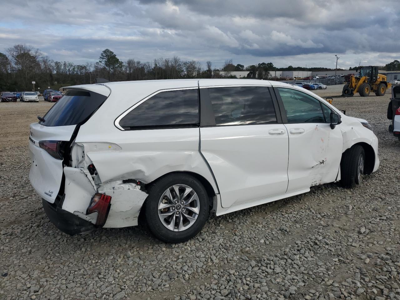 2022 TOYOTA SIENNA LE VIN:5TDKRKEC3NS116634