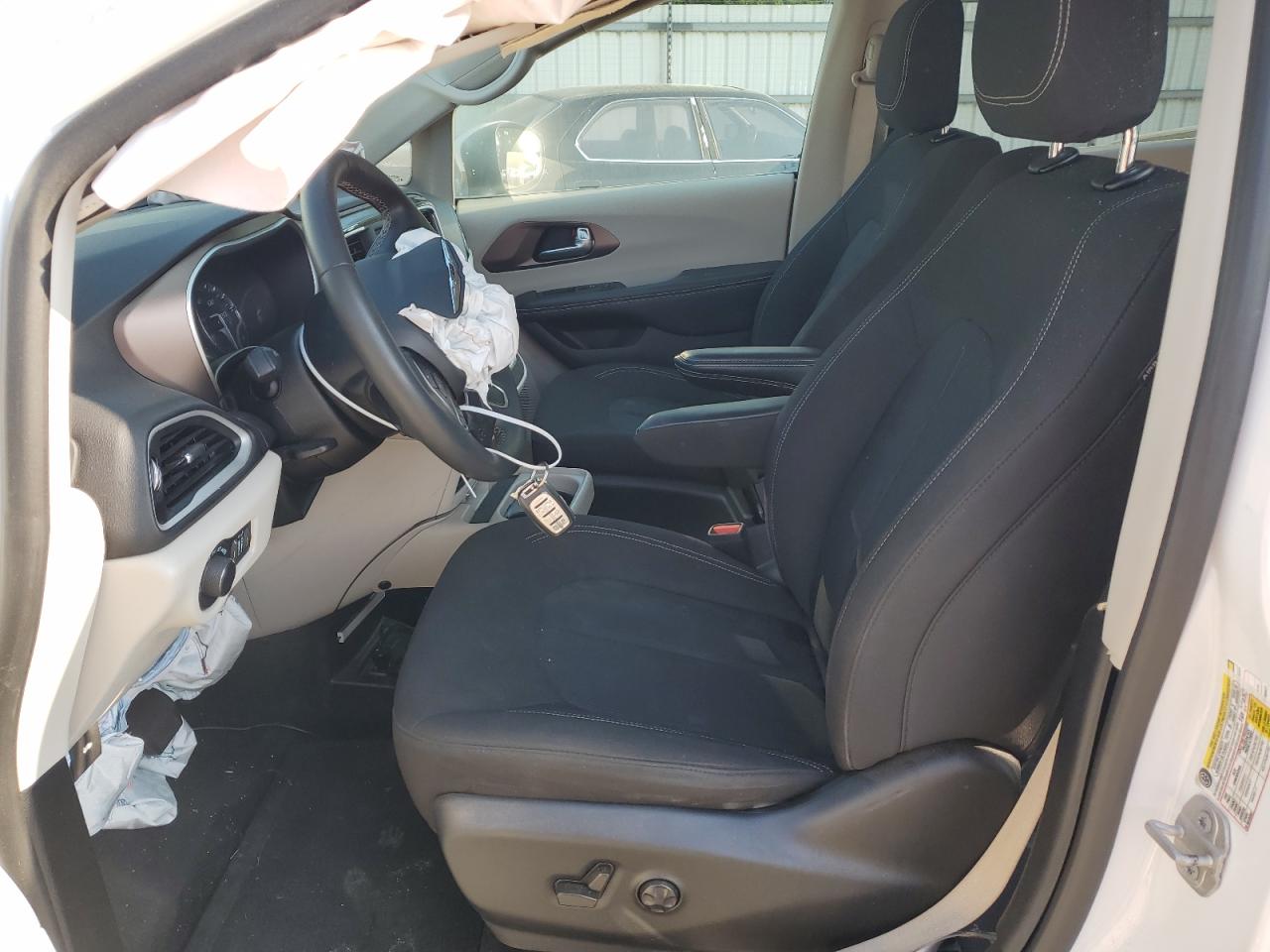 2022 CHRYSLER VOYAGER LX VIN:2C4RC1CG0NR163421