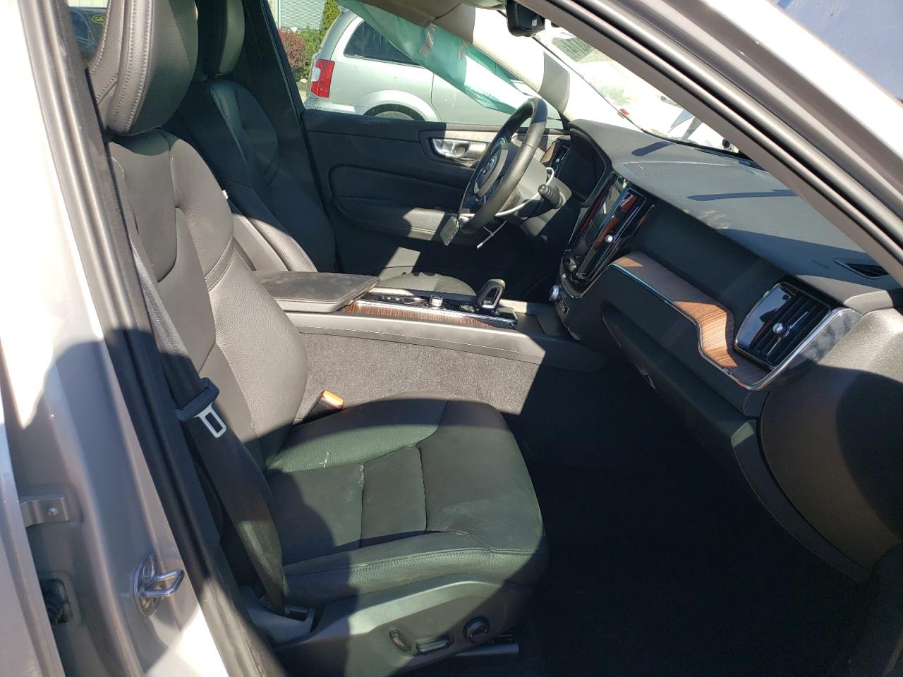 2022 VOLVO XC60 B5 MOMENTUM VIN:YV4L12RK6N1051348