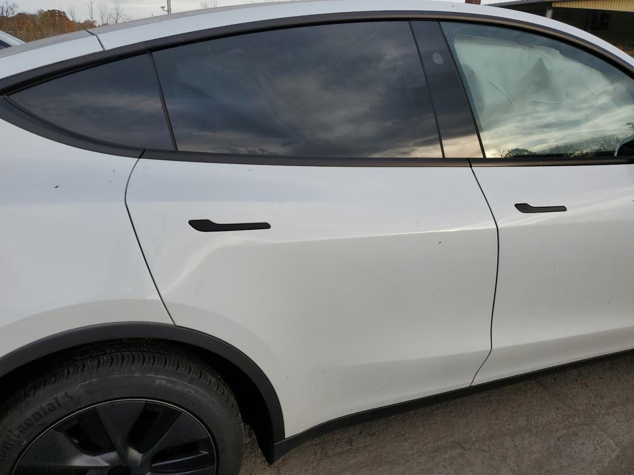 2024 TESLA MODEL Y  VIN:7SAYGDEE5RF130688