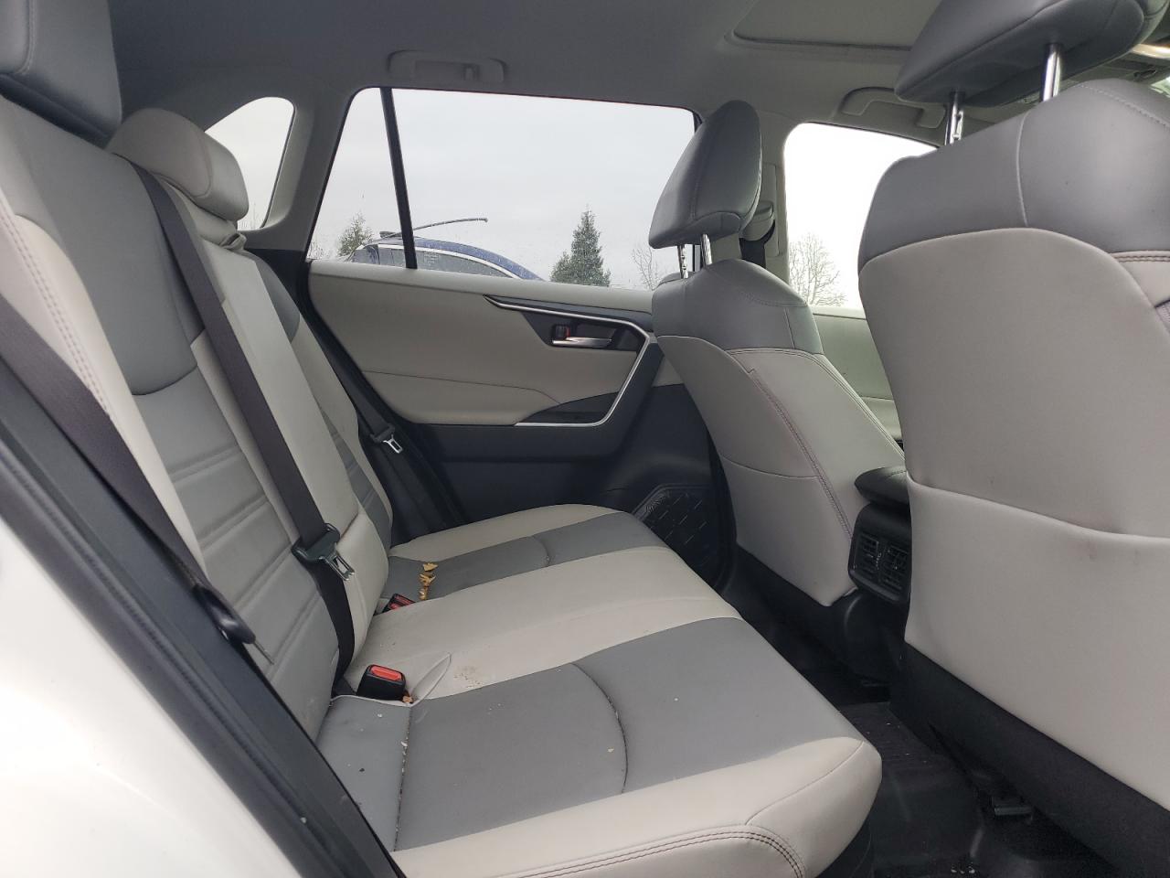 2022 TOYOTA RAV4 XLE PREMIUM VIN:JTMB6RFV6ND530343