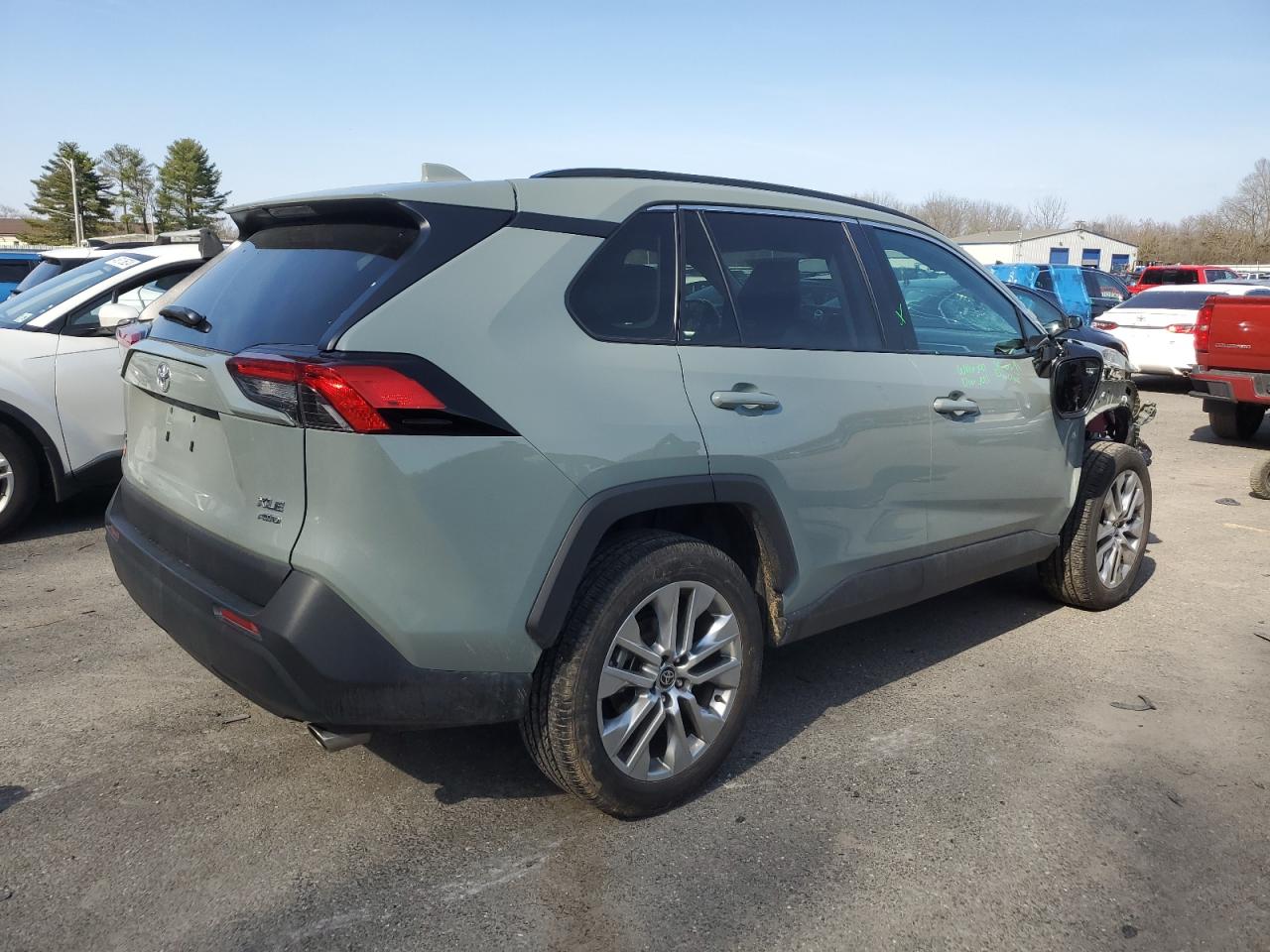 2022 TOYOTA RAV4 XLE PREMIUM VIN:2T3A1RFV7NW326695