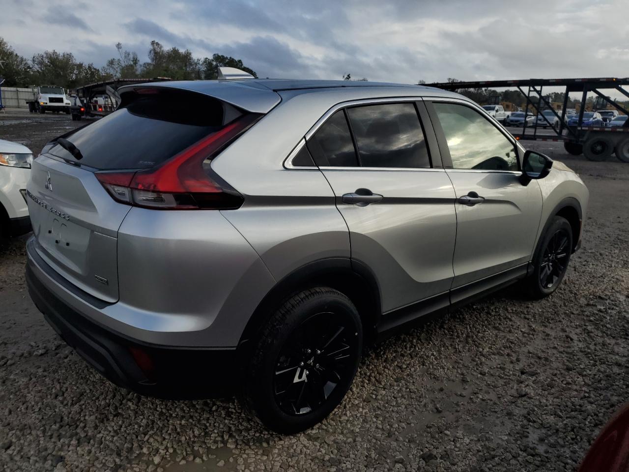 2024 MITSUBISHI ECLIPSE CROSS LE VIN:JA4ATVAA7RZ039199