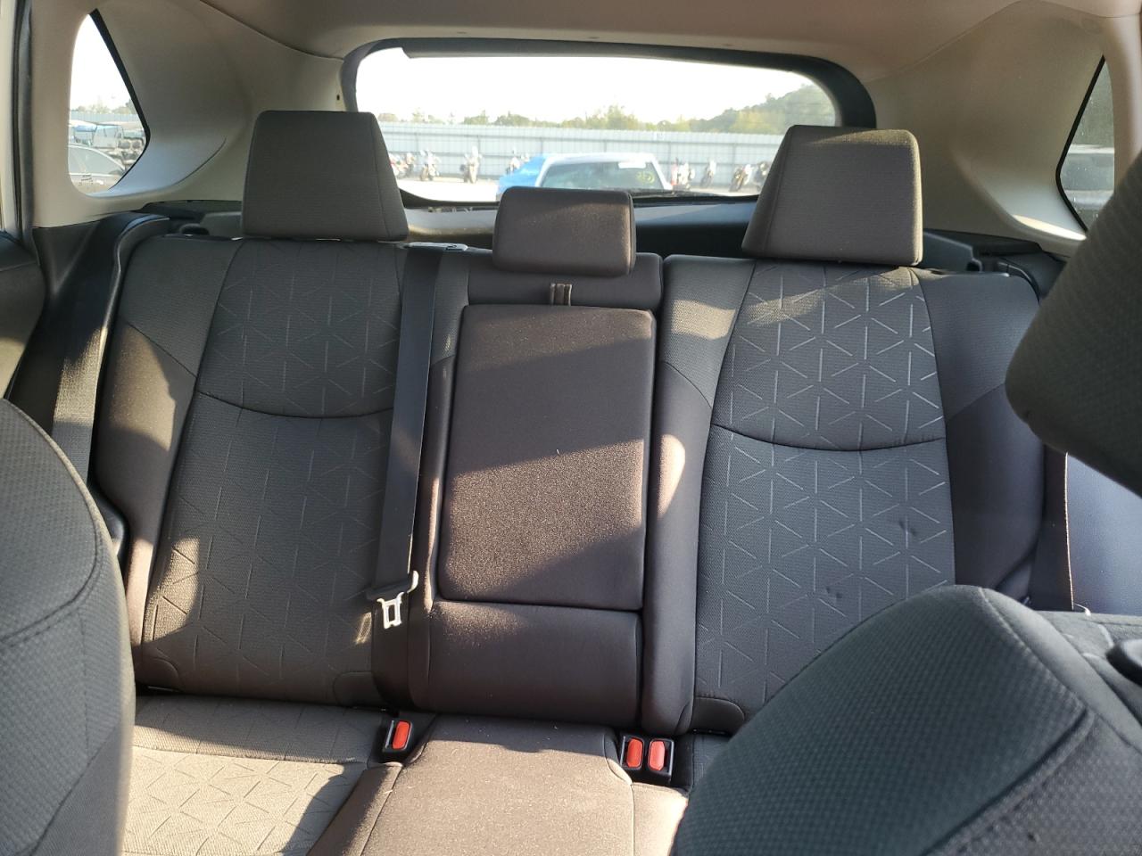 2022 TOYOTA RAV4 XLE VIN:2T3W1RFV3NW189728