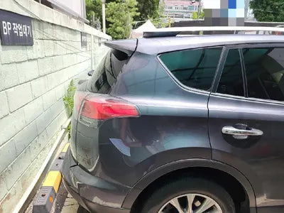 2017 Toyota RAV4 VIN: