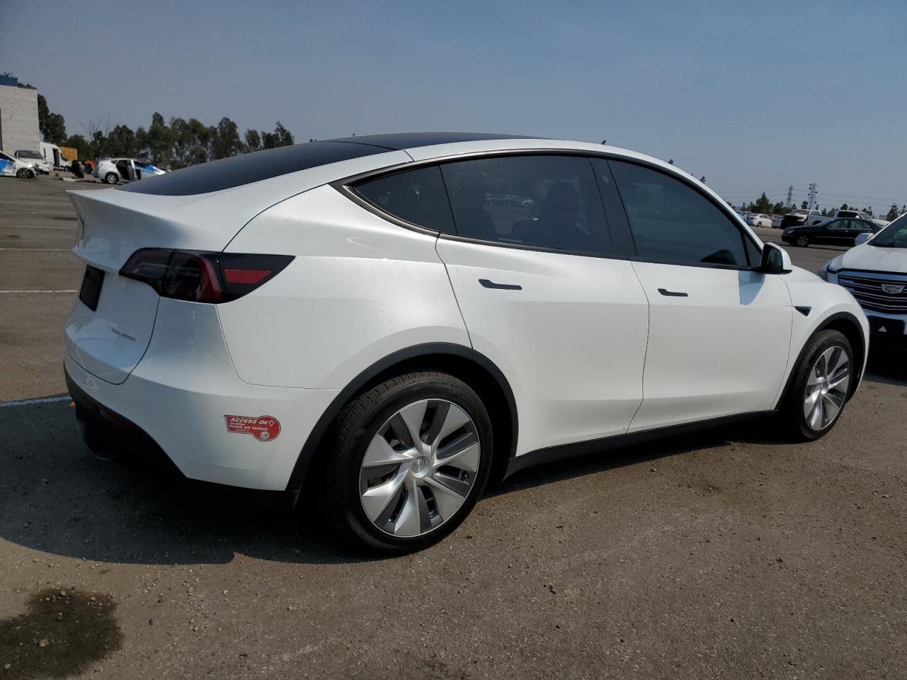 2023 TESLA MODEL Y  VIN:7SAYGDEE3PA040658