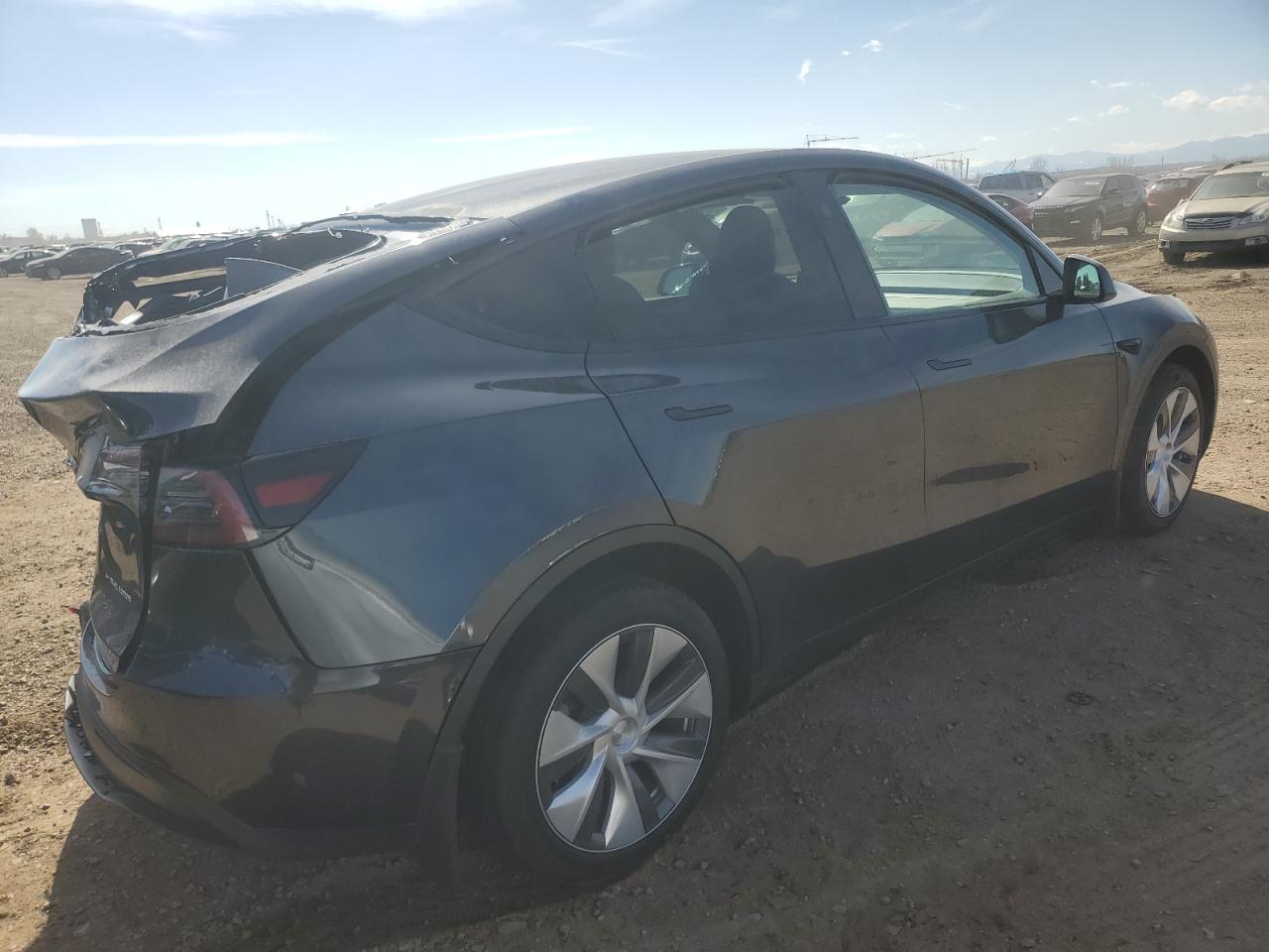 2024 TESLA MODEL Y  VIN:7SAYGDEE6RA256328
