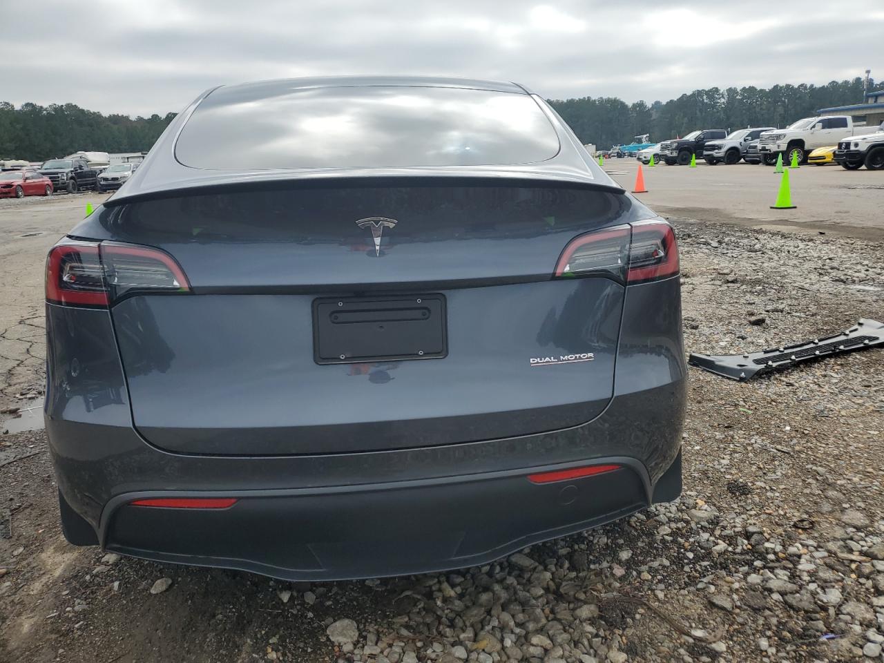 2023 TESLA MODEL Y  VIN:7SAYGDEF6PF688779