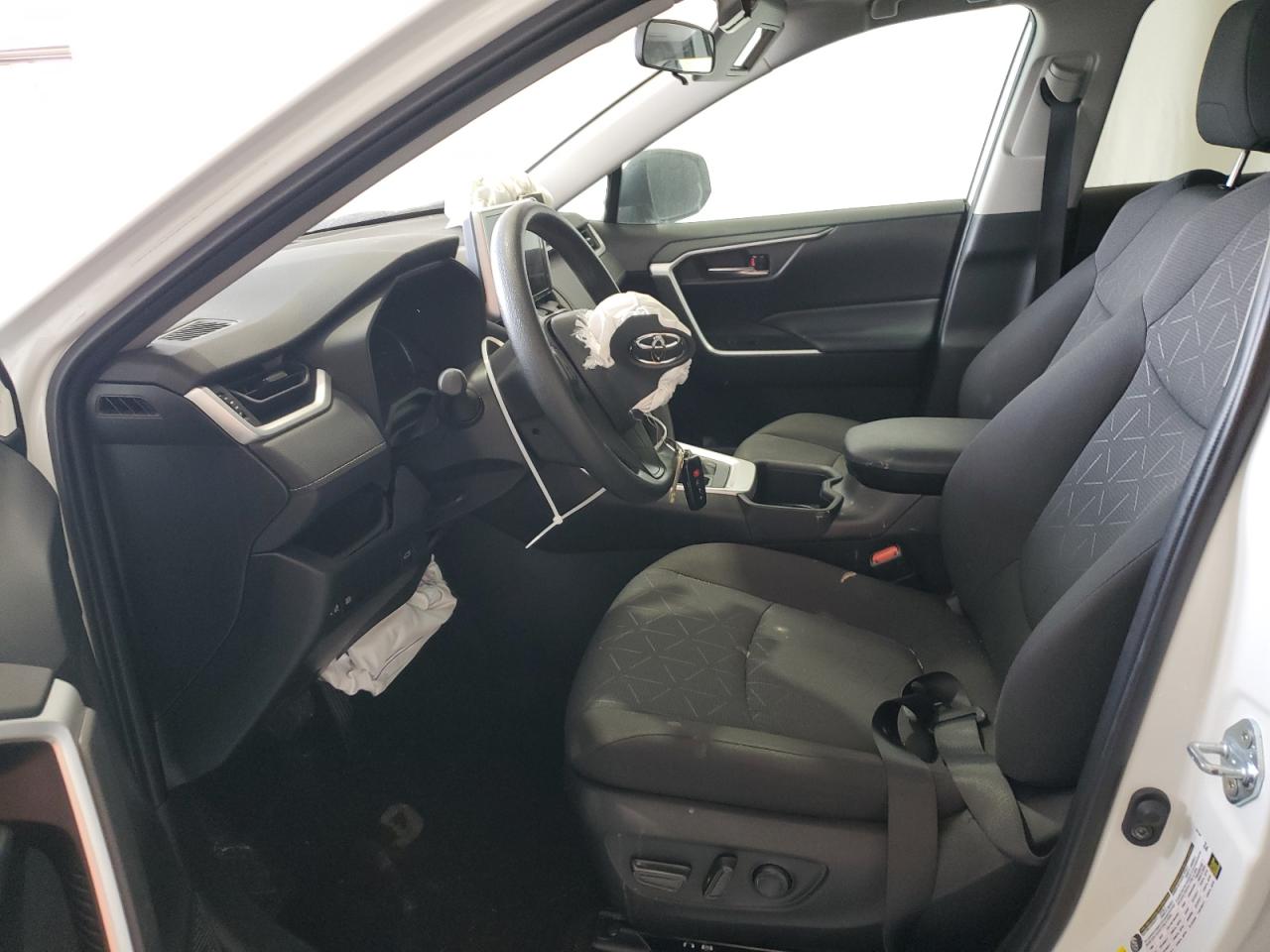 2024 TOYOTA RAV4 XLE VIN:2T3W1RFV3RC279615