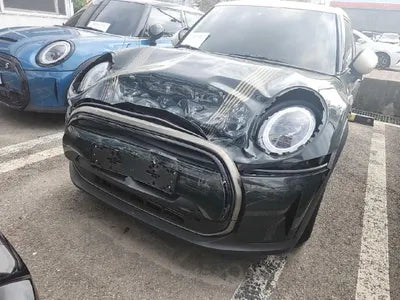 2022 MINI Cooper VIN: