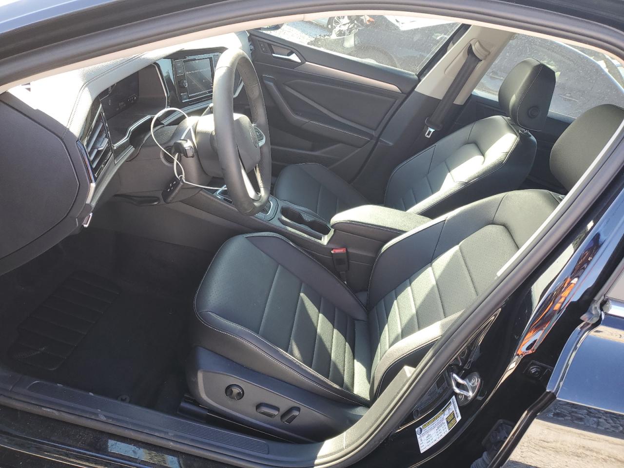 2024 VOLKSWAGEN JETTA SE VIN:3VW7M7BU8RM053063